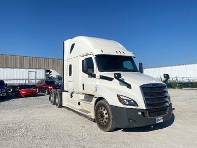 Freightliner Cascadia 126 Sleeper Semi Truck - 72" Integral Sleeper, 455HP, 12 Speed Automatic