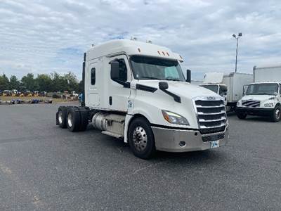 Freightliner Cascadia 126 Sleeper Semi Truck - 60" Integral Sleeper, 455HP, 12 Speed Automatic