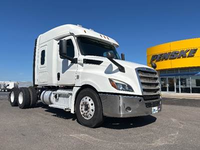 Freightliner Cascadia 126 Sleeper Semi Truck - 60" Integral Sleeper, 455HP, 12 Speed Automatic