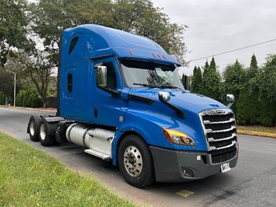 Freightliner Cascadia 126 Sleeper Semi Truck - 72" Integral Sleeper, 455HP, 12 Speed Automatic