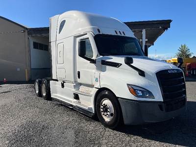 Freightliner Cascadia 126 Sleeper Semi Truck - 72" Integral Sleeper, 455HP, 12 Speed Automatic