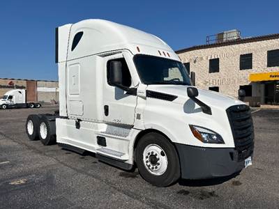 Freightliner Cascadia 126 Sleeper Semi Truck - 72" Integral Sleeper, 455HP, 12 Speed Automatic