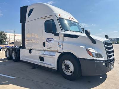 Freightliner Cascadia 126 Sleeper Semi Truck - 72" Integral Sleeper, 455HP, 12 Speed Automatic
