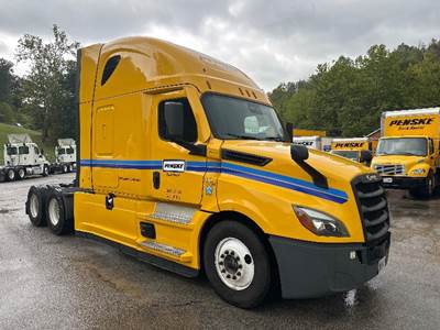 Freightliner Cascadia 126 Sleeper Semi Truck - 72" Integral Sleeper, 455HP, 12 Speed Automatic