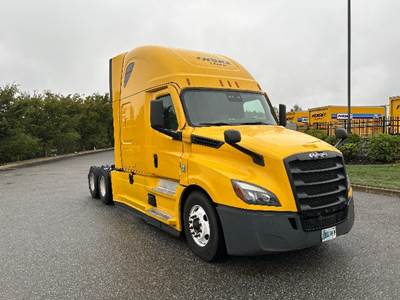 Freightliner Cascadia 126 Sleeper Semi Truck - 72" Integral Sleeper, 455HP, 12 Speed Automatic