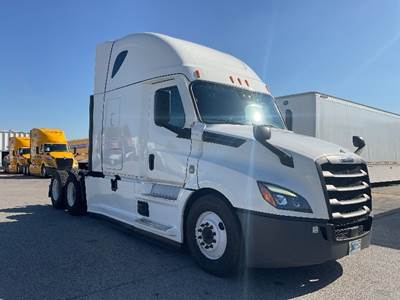 Freightliner Cascadia 126 Sleeper Semi Truck - 72" Integral Sleeper, 455HP, 12 Speed Automatic