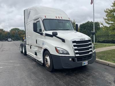 Freightliner Cascadia 126 Sleeper Semi Truck - 72" Integral Sleeper, 455HP, 12 Speed Automatic
