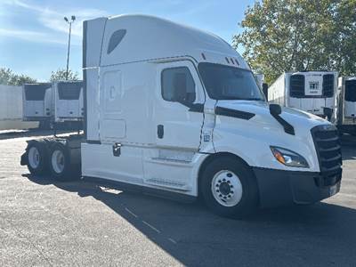 Freightliner Cascadia 126 Sleeper Semi Truck - 72" Integral Sleeper, 455HP, 12 Speed Automatic