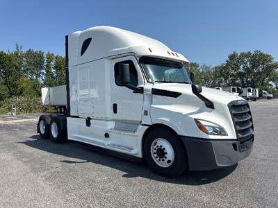 Freightliner Cascadia 126 Sleeper Semi Truck - 72" Integral Sleeper, Cummins 450HP, 13 Speed Automatic