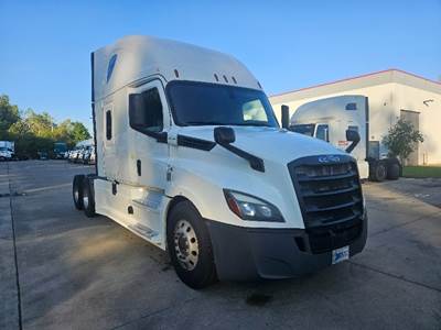 Freightliner Cascadia 126 Sleeper Semi Truck - 72" Integral Sleeper, 455HP, 12 Speed Automatic