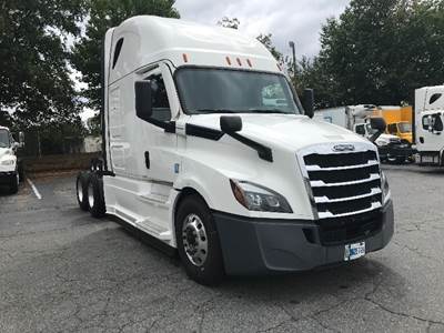 Freightliner Cascadia 126 Sleeper Semi Truck - 72" Integral Sleeper, 455HP, 10 Speed Manual