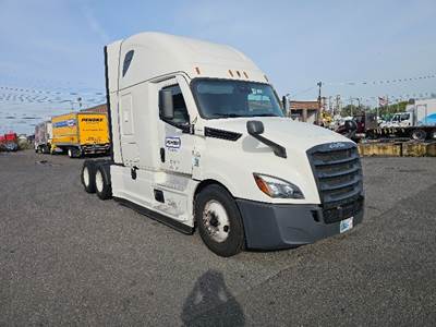 Freightliner Cascadia 126 Sleeper Semi Truck - 72" Integral Sleeper, 455HP, 12 Speed Automatic