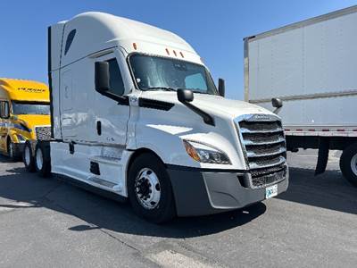 Freightliner Cascadia 126 Sleeper Semi Truck - 72" Integral Sleeper, 455HP, 12 Speed Automatic