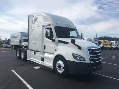 Freightliner Cascadia 126 Sleeper Semi Truck - 72" Integral Sleeper, 455HP, 12 Speed Automatic