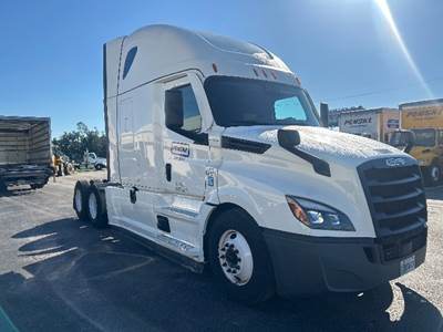 Freightliner Cascadia 126 Sleeper Semi Truck - 72" Integral Sleeper, 455HP, 12 Speed Automatic