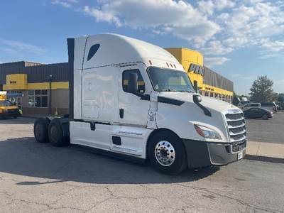 Freightliner Cascadia 126 Sleeper Semi Truck - 72" Integral Sleeper, 505HP, 12 Speed Automatic