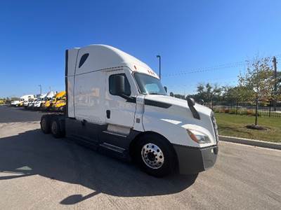 Freightliner Cascadia 126 Sleeper Semi Truck - 72" Integral Sleeper, 455HP, 12 Speed Automatic