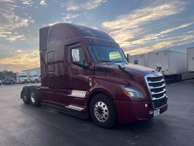 Freightliner Cascadia 126 Sleeper Semi Truck - 72" Integral Sleeper, 455HP, 12 Speed Automatic