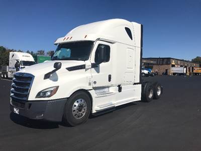 Freightliner Cascadia 126 Sleeper Semi Truck - 72" Integral Sleeper, 455HP, 12 Speed Automatic
