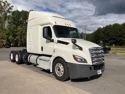 Freightliner Cascadia 126 Sleeper Semi Truck - 72" Integral Sleeper, 455HP, 12 Speed Automatic
