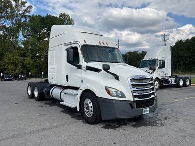 Freightliner Cascadia 126 Sleeper Semi Truck - 72" Integral Sleeper, 455HP, 12 Speed Automatic