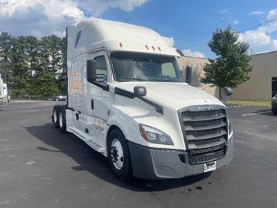 Freightliner Cascadia 126 Sleeper Semi Truck - 72" Integral Sleeper, Cummins 450HP, 13 Speed Automatic