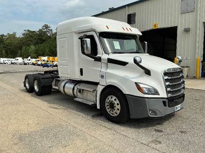 Freightliner Cascadia 126 Sleeper Semi Truck - 60" Integral Sleeper, 455HP, 12 Speed Automatic