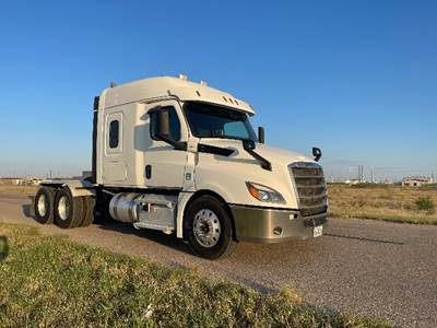 Freightliner Cascadia 126 Sleeper Semi Truck - 60" Integral Sleeper, 455HP, 12 Speed Automatic
