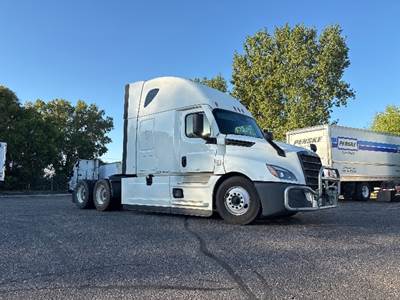 Freightliner Cascadia 126 Sleeper Semi Truck - 72" Integral Sleeper, 455HP, 12 Speed Automatic
