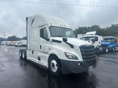 Freightliner Cascadia 126 Sleeper Semi Truck - 72" Integral Sleeper, 455HP, 12 Speed Automatic
