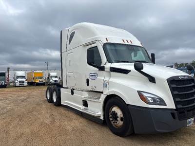 Freightliner Cascadia 126 Sleeper Semi Truck - 72" Integral Sleeper, 455HP, 12 Speed Automatic
