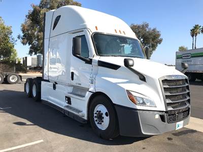 Freightliner Cascadia 126 Sleeper Semi Truck - 72" Integral Sleeper, 455HP, 12 Speed Automatic