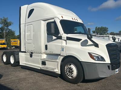 Freightliner Cascadia 126 Sleeper Semi Truck - 72" Integral Sleeper, 455HP, 12 Speed Automatic