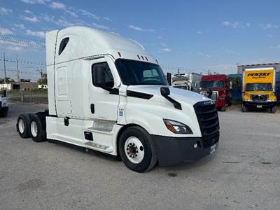 Freightliner Cascadia 126 Sleeper Semi Truck - 72" Integral Sleeper, 455HP, 12 Speed Automatic