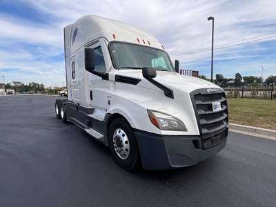 Freightliner Cascadia 126 Sleeper Semi Truck - 72" Integral Sleeper, 455HP, 12 Speed Automatic