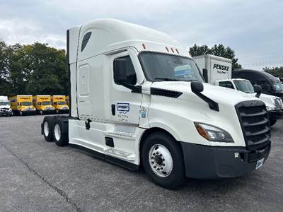Freightliner Cascadia 126 Sleeper Semi Truck - 72" Integral Sleeper, 455HP, 12 Speed Automatic