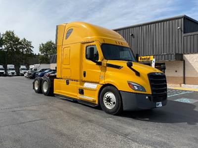 Freightliner Cascadia 126 Sleeper Semi Truck - 72" Integral Sleeper, 455HP, 12 Speed Automatic
