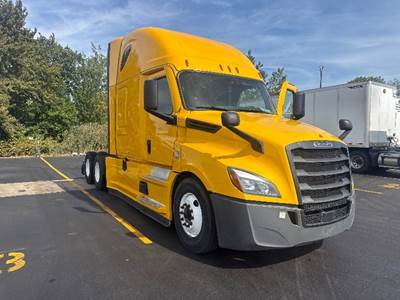 Freightliner Cascadia 126 Sleeper Semi Truck - 72" Integral Sleeper, 455HP, 12 Speed Automatic