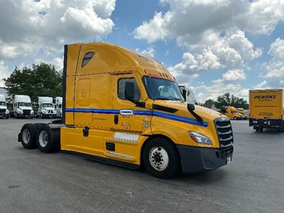 Freightliner Cascadia 126 Sleeper Semi Truck - 72" Integral Sleeper, 455HP, 12 Speed Automatic