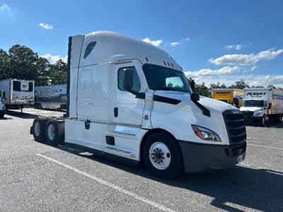 Freightliner Cascadia 126 Sleeper Semi Truck - 72" Integral Sleeper, 455HP, 12 Speed Automatic