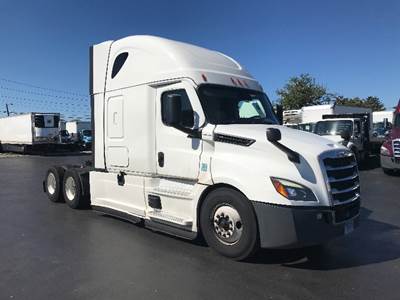 Freightliner Cascadia 126 Sleeper Semi Truck - 72" Integral Sleeper, 455HP, 12 Speed Automatic