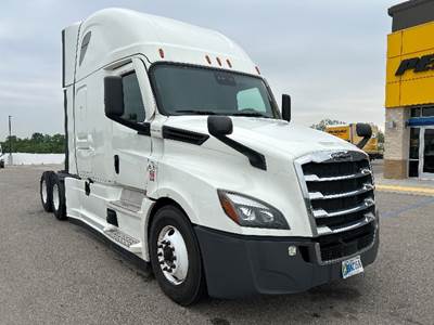 Freightliner Cascadia 126 Sleeper Semi Truck - 72" Integral Sleeper, 455HP, 12 Speed Automatic
