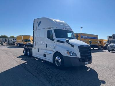 Freightliner Cascadia 126 Sleeper Semi Truck - 72" Integral Sleeper, 455HP, 12 Speed Automatic