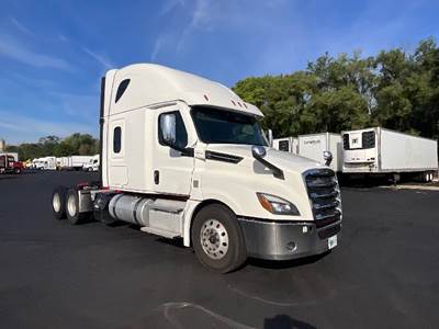 Freightliner Cascadia 126 Sleeper Semi Truck - 72" Integral Sleeper, 505HP, 12 Speed Automatic