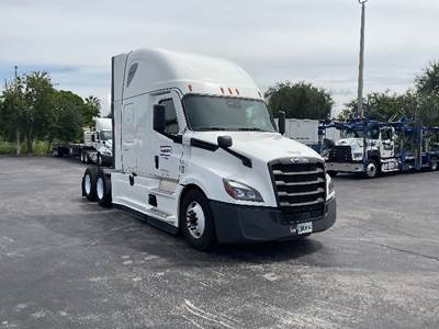 Freightliner Cascadia 126 Sleeper Semi Truck - 72" Integral Sleeper, 455HP, 12 Speed Automatic