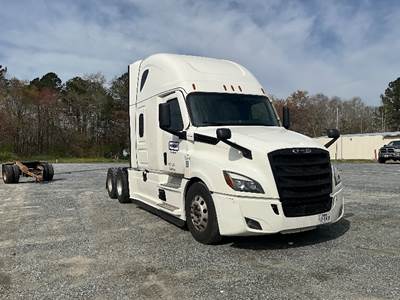 Freightliner Cascadia 126 Sleeper Semi Truck - 72" Integral Sleeper, 455HP, 12 Speed Automatic