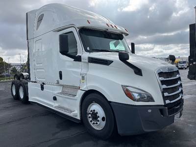 Freightliner Cascadia 126 Sleeper Semi Truck - 72" Integral Sleeper, 455HP, 12 Speed Automatic