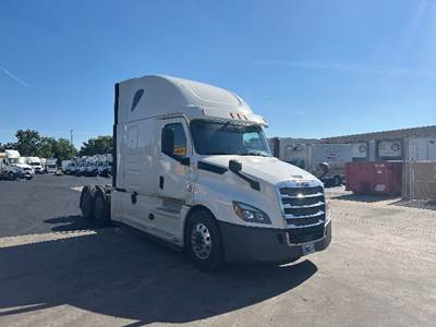 Freightliner Cascadia 126 Sleeper Semi Truck - 72" Integral Sleeper, 455HP, 12 Speed Automatic