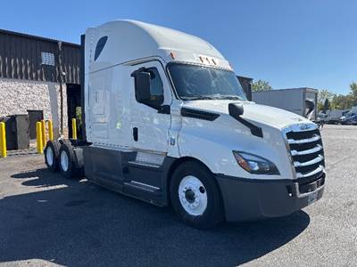 Freightliner Cascadia 126 Sleeper Semi Truck - 72" Integral Sleeper, 455HP, 12 Speed Automatic