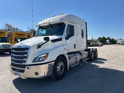 Freightliner Cascadia 126 Sleeper Semi Truck - 60" Integral Sleeper, 455HP, 12 Speed Automatic